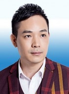 新瑞大学鲨鱼队教练