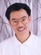 范彤