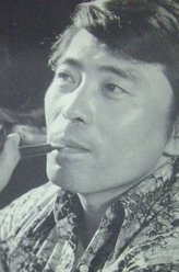 殷天正