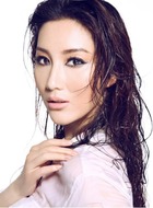 杨依文