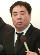 足立靖男