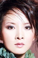 梁红英