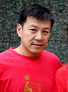 何磊