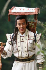 张哲三