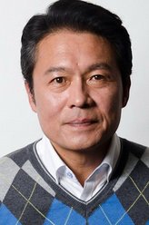 罗日平
