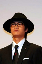 洼冢俊介