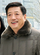 罗伟