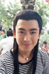 李哼