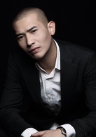 魏启明