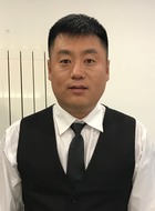 破吉他乐队主唱