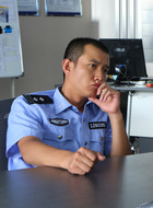 警察甲
