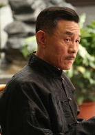 梁万龙