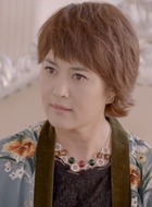 卢月