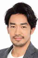 鹭泽亮介