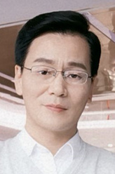 秦伟