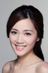 汤洛雯