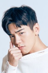 李仲伟
