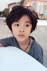 孙弈秋幼年