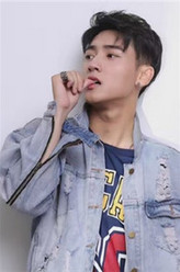 中介男子