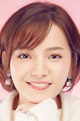 短发女生