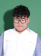 周伟