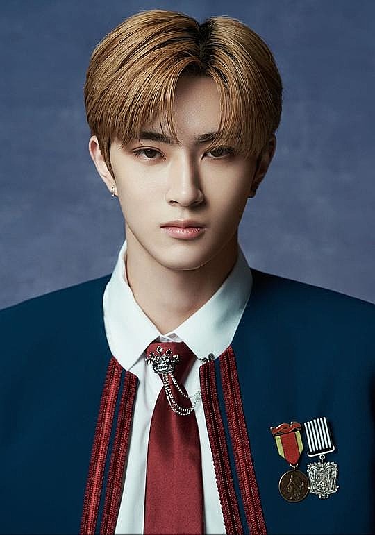李傲贤
