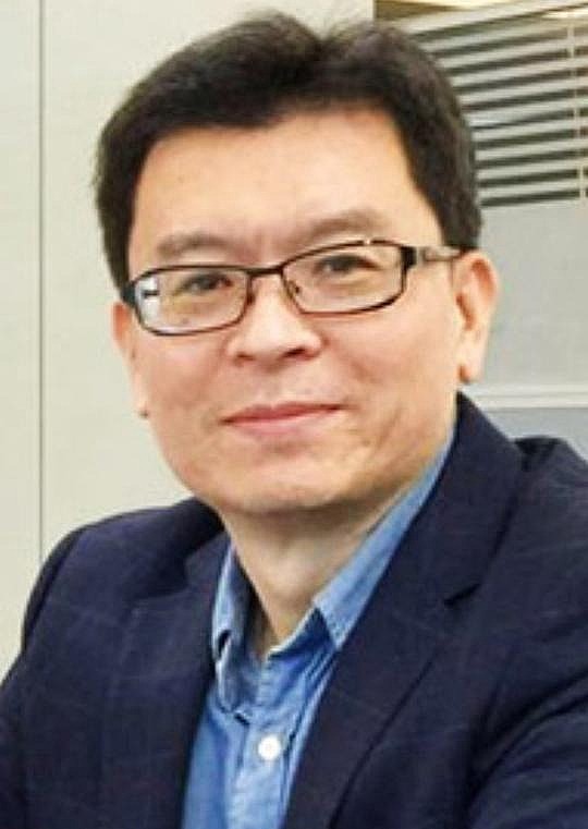 潘逸群