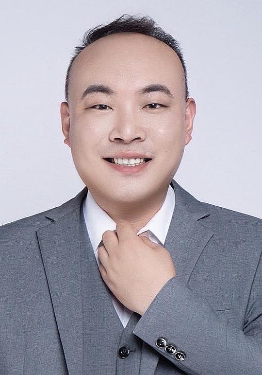 张磊