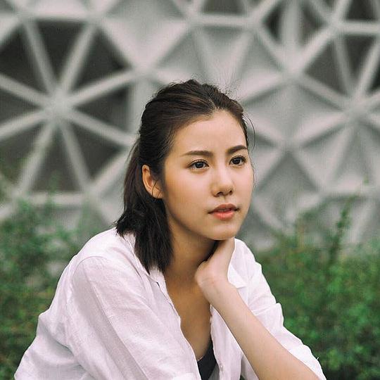 艾丝特&middot;苏普莉拉