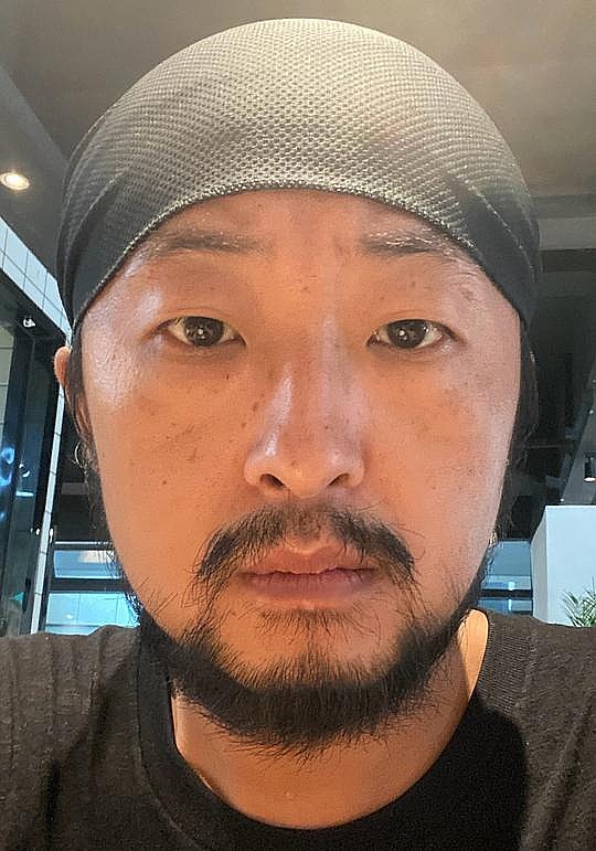 何晨