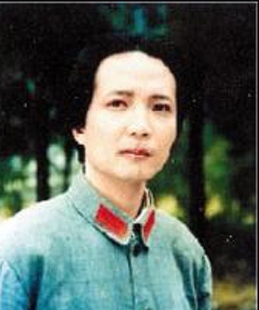 王震