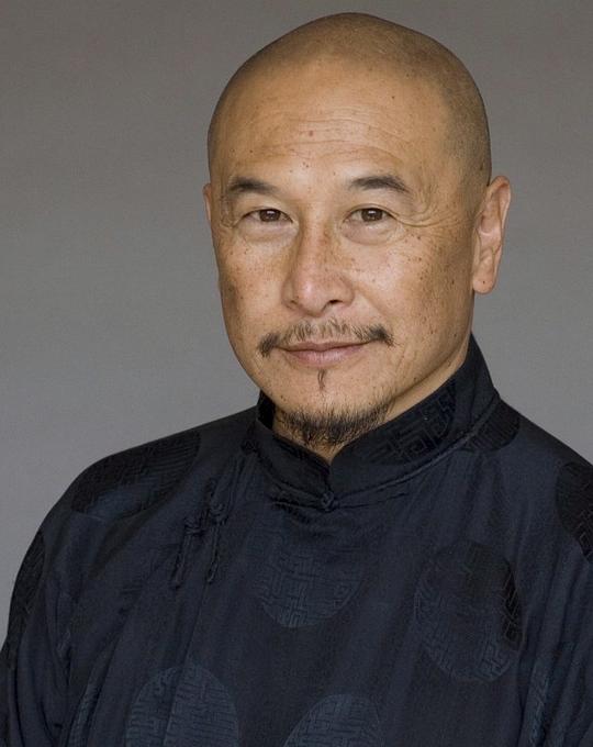 詹姆斯&middot;卢