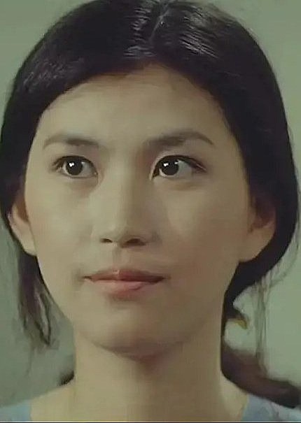 余绮霞
