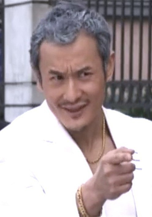 张奕