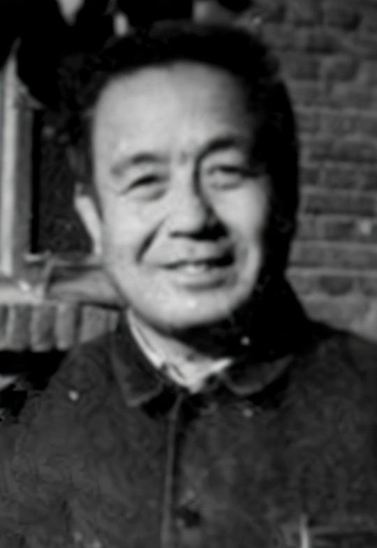 王斑