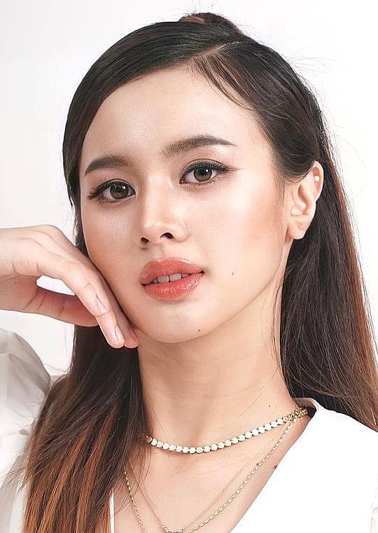 彩尼查&middot;萍彤