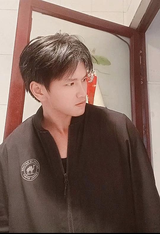 李肖逸