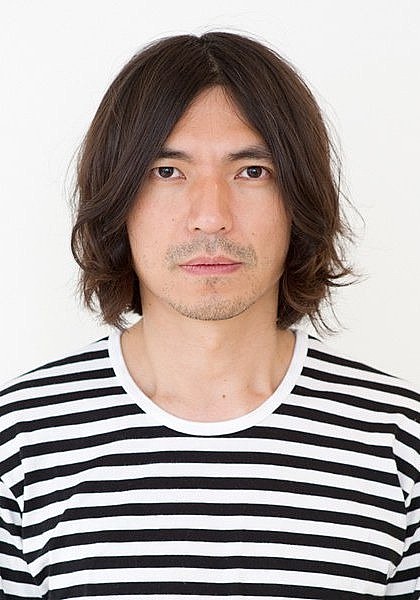 府川亮