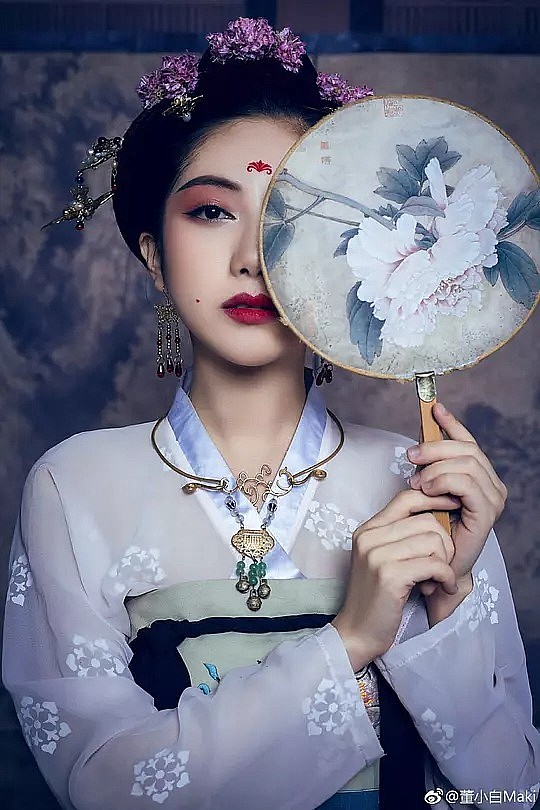 董小白