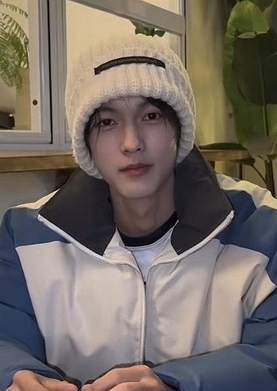 贺宇