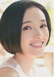 李依玲