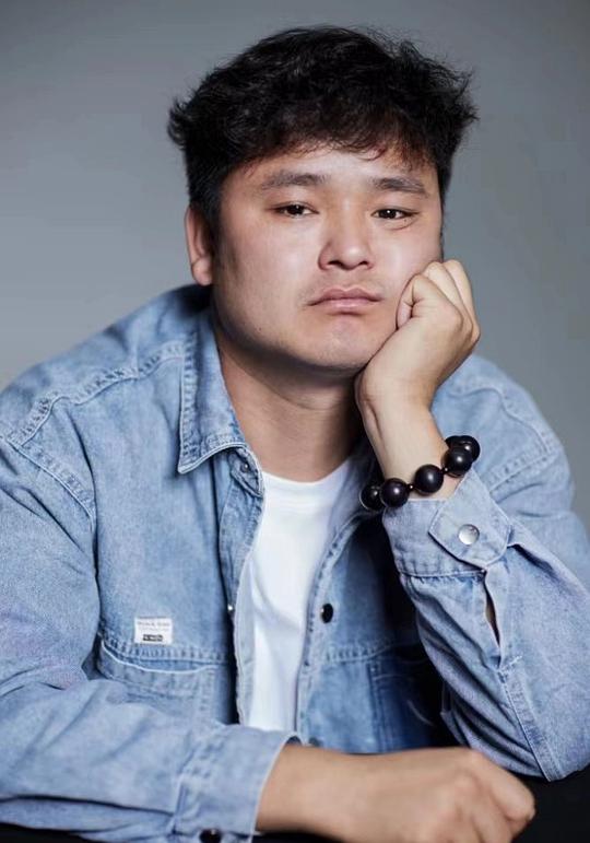 张霸波