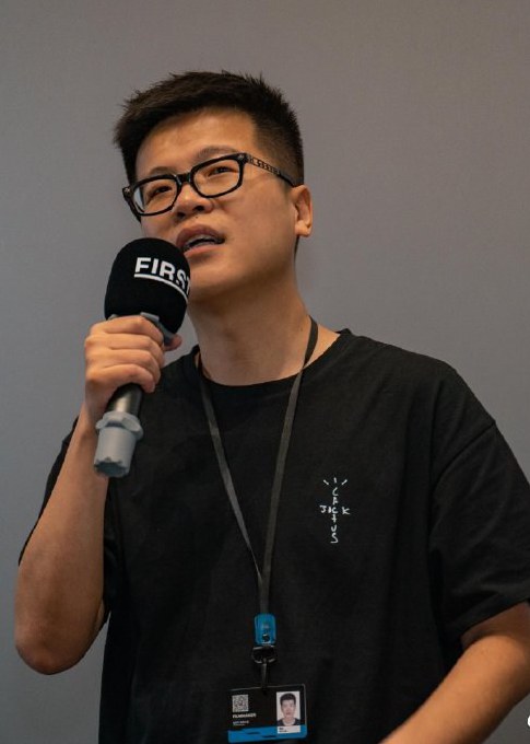 闫冰