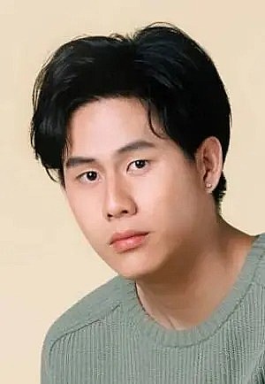 塔纳温&middot;坡查伦拉特