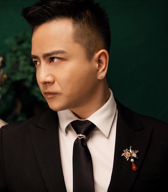 杨波