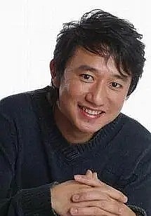 伍洲彤