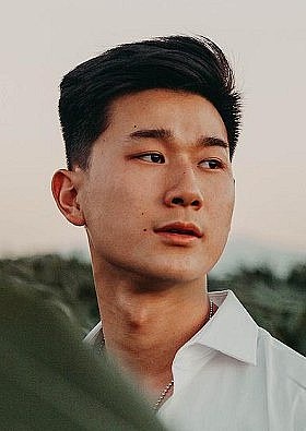 李松璞