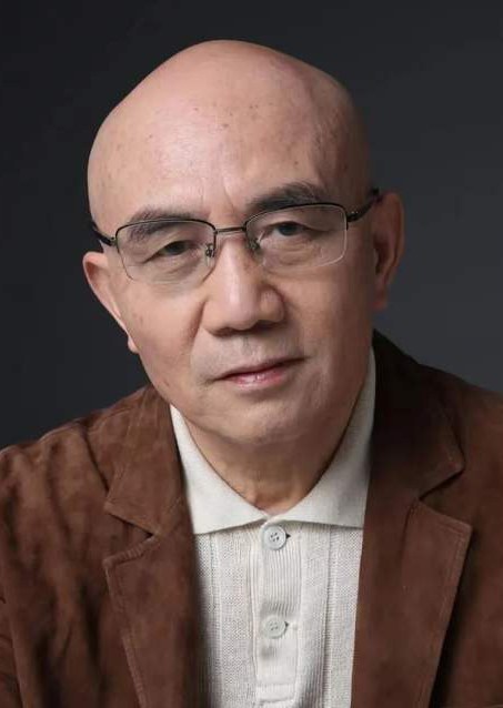 龙平平
