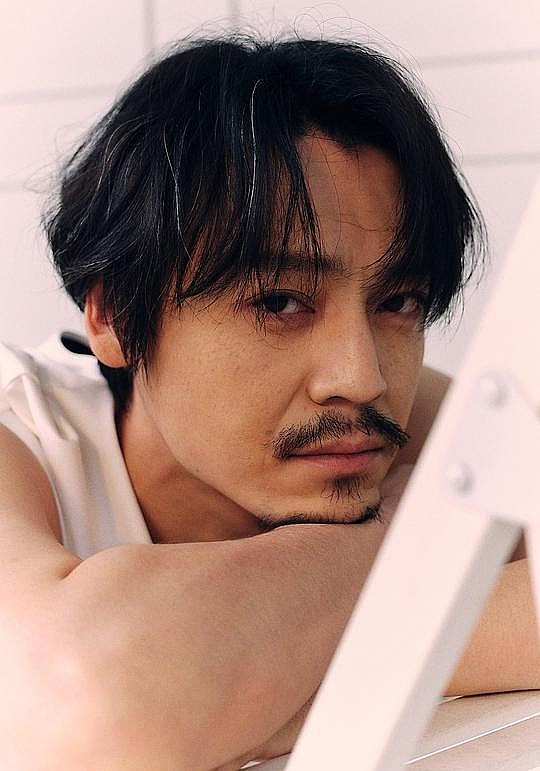 王杍逸