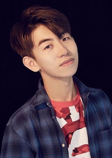 郝李英杰